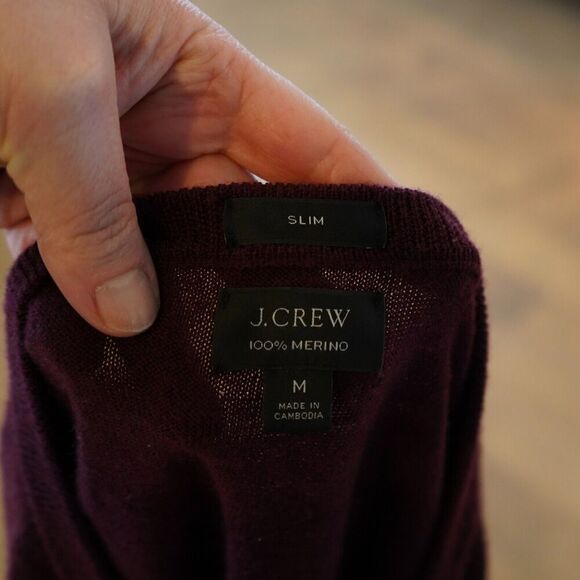 J Crew‎ Sweater Men's Merino Wool V Neck Long Sleeve Burgundy Red Size M - Picture 3 of 6